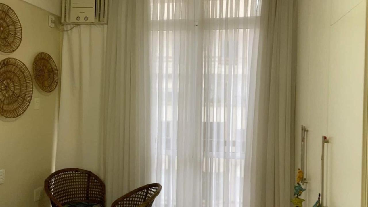 Apartamento Studio_copacabana: Varandinha Com Vista Lateral Mar