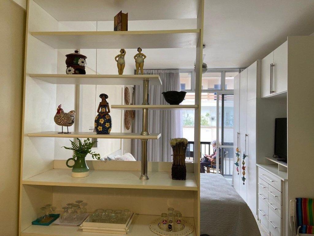 Apartamento Studio_copacabana: Varandinha Com Vista Lateral Mar *